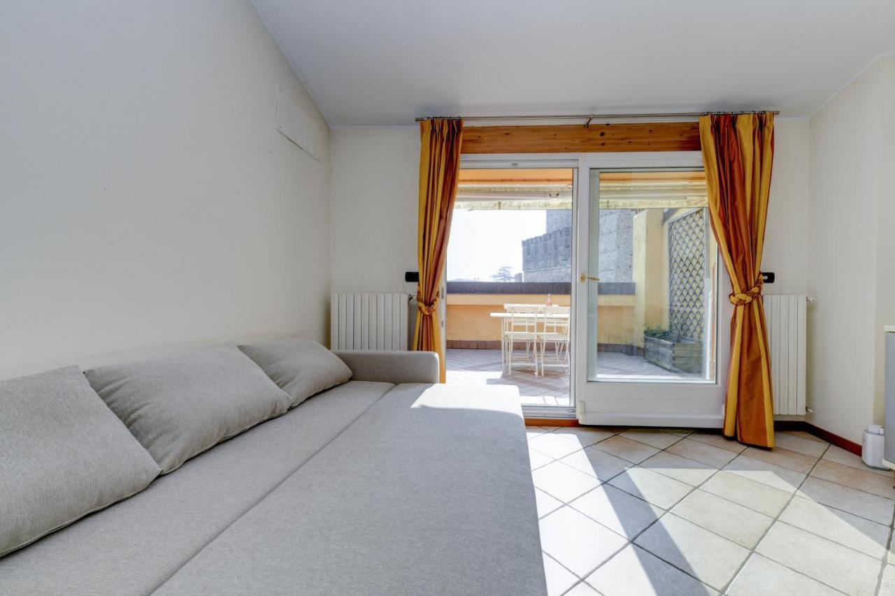 Sunset Apartment Home & Terrace Sirmione Buitenkant foto